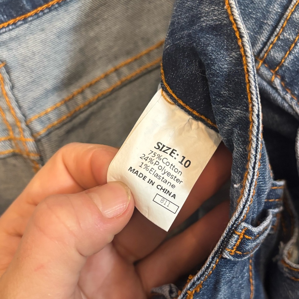 Distressed Blue Jeans with Red Patchwork - Picture 4 of 4